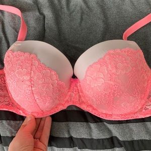 Victoria’s Secret dream angels bra